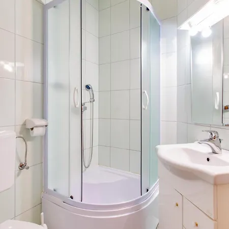 1 Bedroom Gorgeous In Marsici شقة *