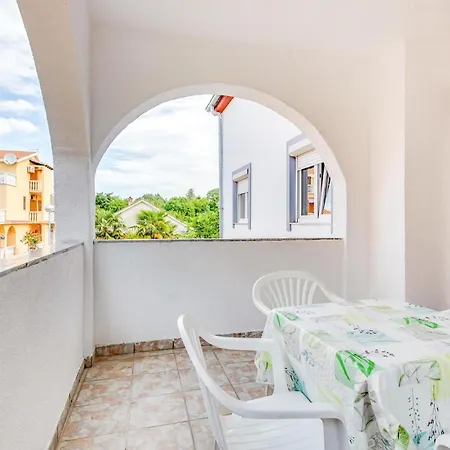 1 Bedroom Gorgeous In Marsici *